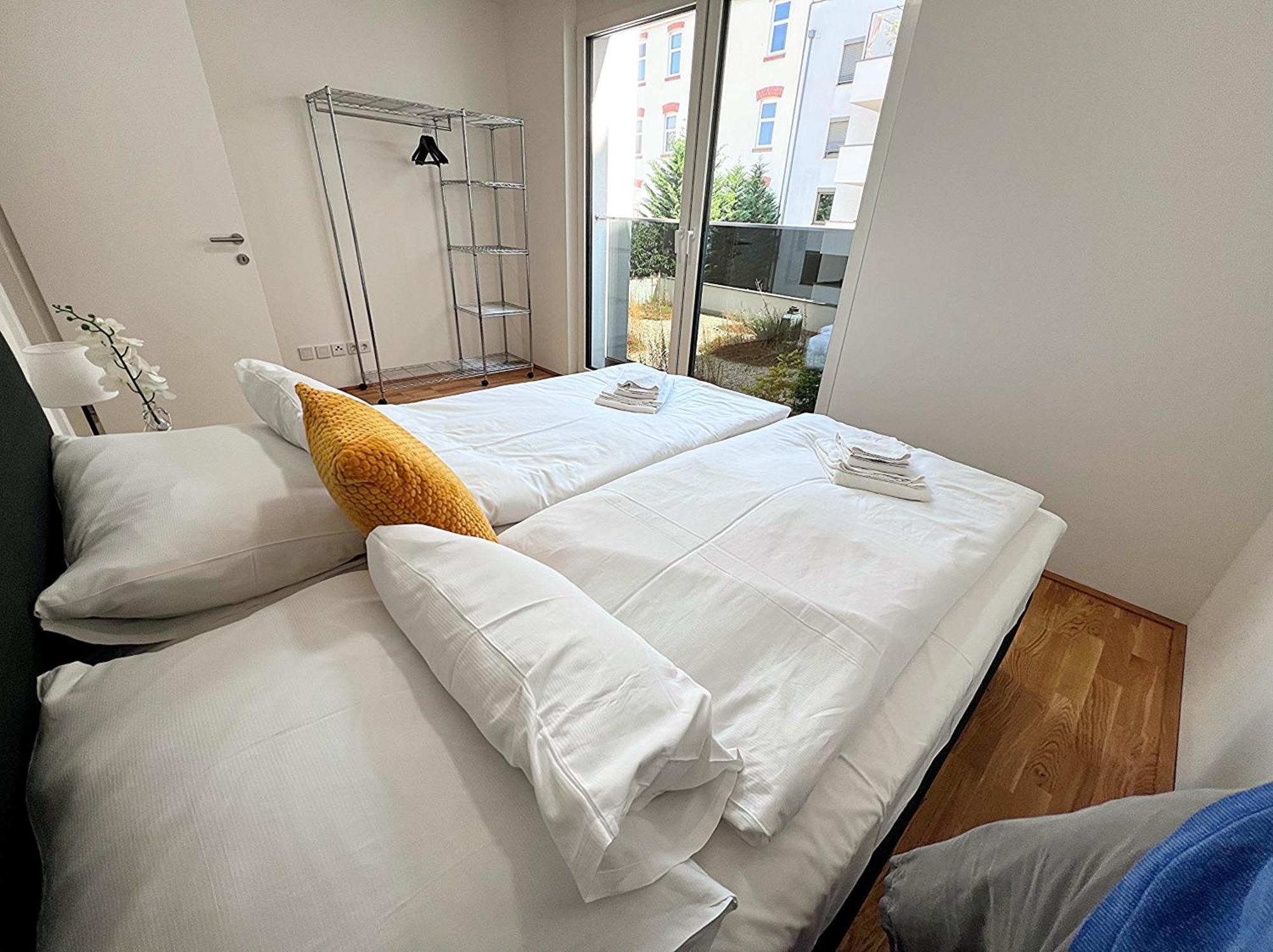 Apartment Modern, New, Next To Metro - Gg13 *