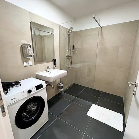 Modern, New, Next To Metro - Gg13 Apartments Vienne Extérieur photo