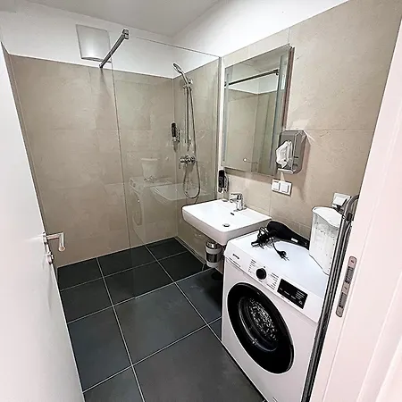 Modern, New, Next To Metro - Gg13 Apartments Vienne Extérieur photo