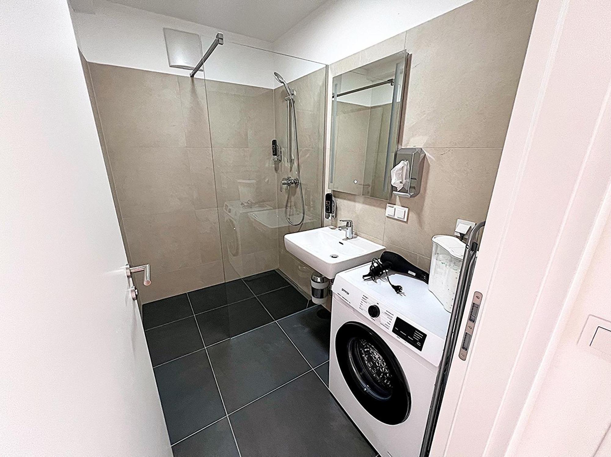 Modern, New, Next To Metro - Gg13 Apartmán *